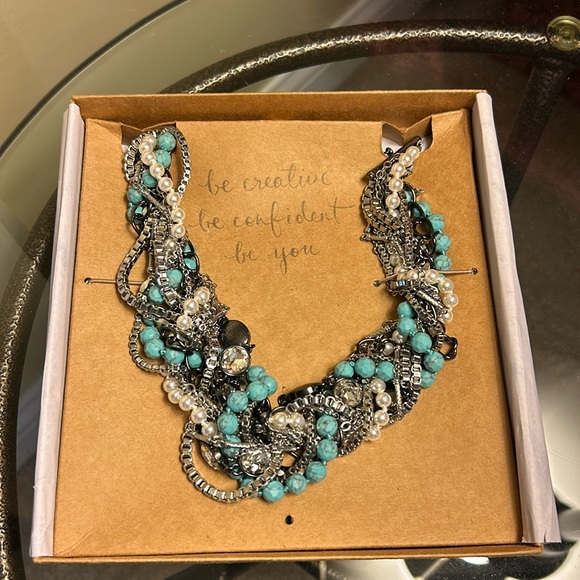 Beautiful statement necklace. - Picture 1 of 3
